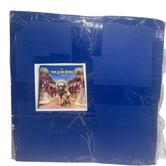 Disney’s The Lion King VIP includes original program, souvenir book - Picture 6 of 11